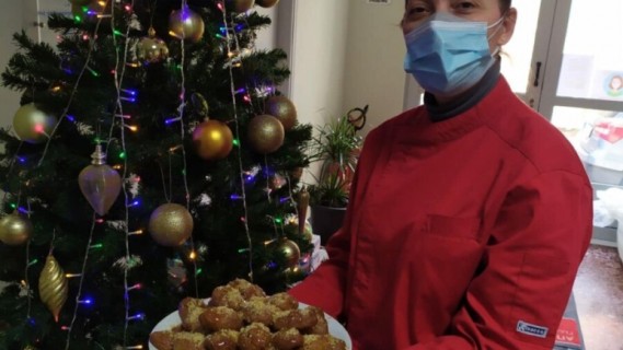 Μελομακάρονα χειροποίητα , με πολύ αγάπη από τους δικούς μας ανθρώπους !❤️🎄🎄🥰