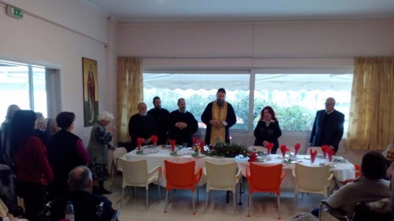 Ο Σεβ. Μητροπολίτης Ν. Ιωνίας & Φιλαδέλφειας κ. Γαβριήλ κοντά στους ηλικιωμένους