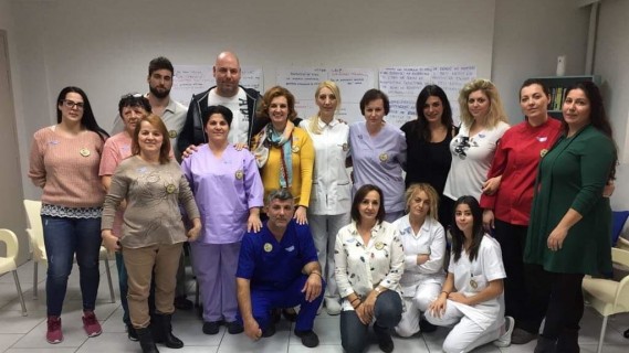 Οι άνθρωποι μας: Καθημερινά στην υπηρεσία των γερόντων, με αγάπη και ευαισθησία